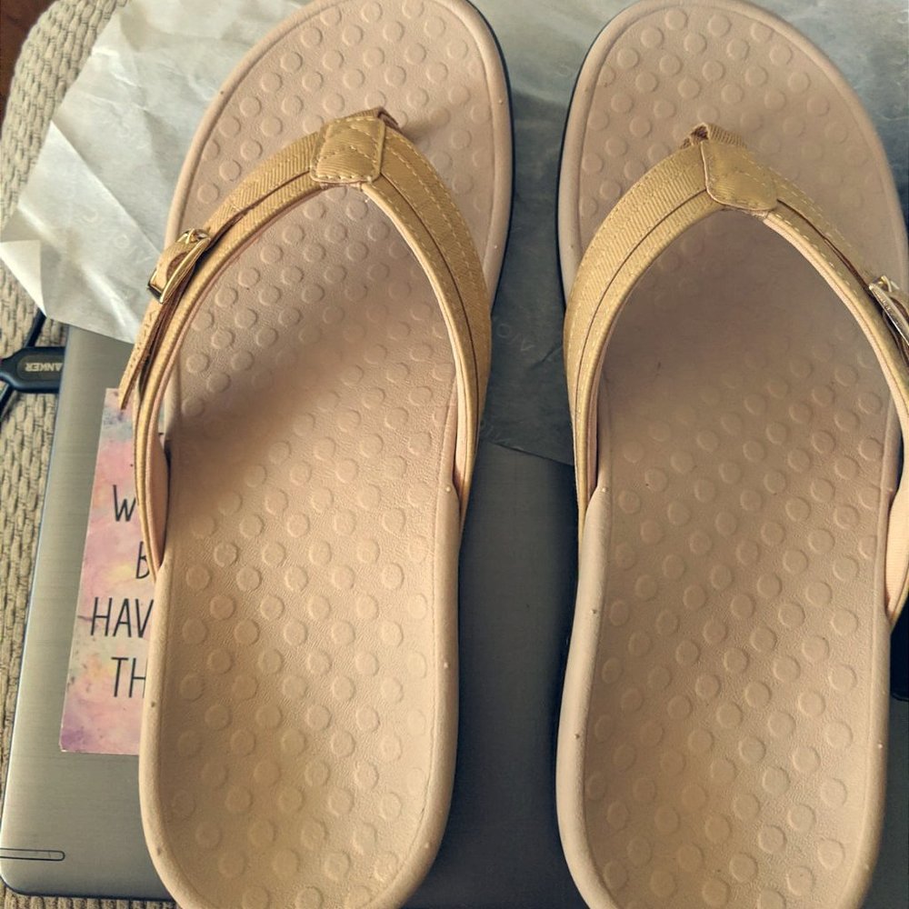 Vionic Tidy Patty Size 8
